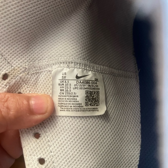 Nike High-Top Sneakers in White and Red with Teal Accents - Picture 7 of 7